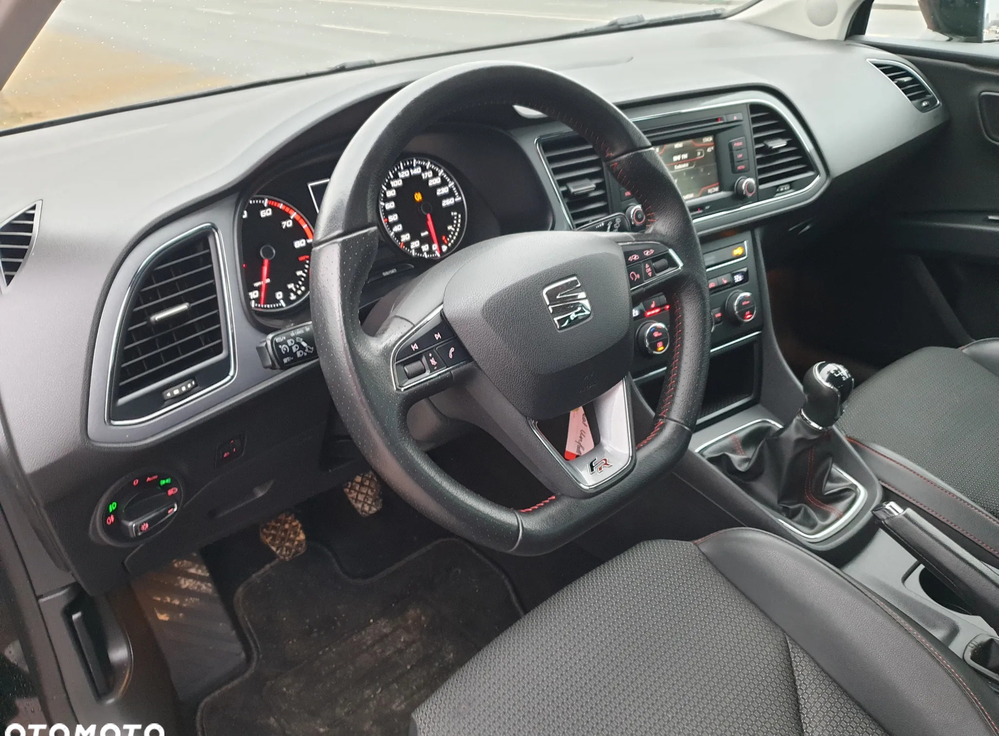 Seat Leon cena 45900 przebieg: 114634, rok produkcji 2015 z Rzeszów małe 742